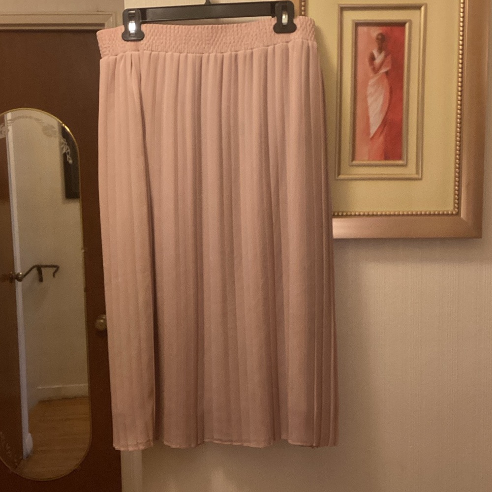 Elegant Pink Pleated Skirt SZ L $22.